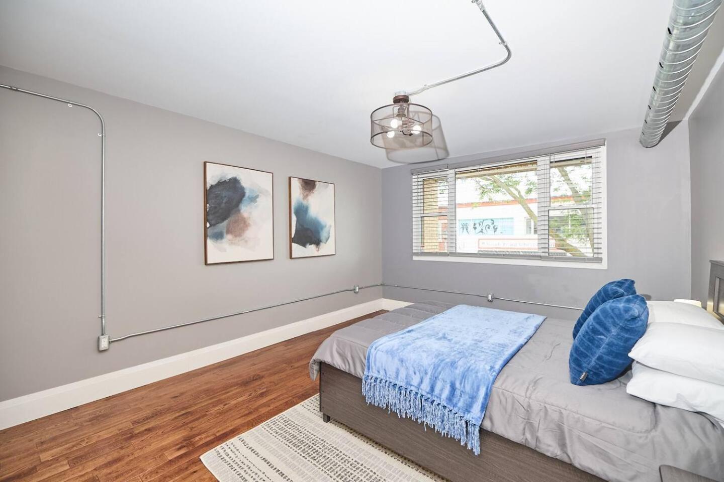 Stylish Escape By The Falls 6-8 Apartment *