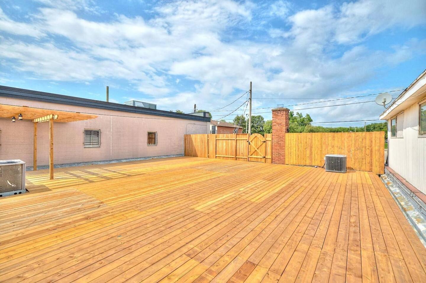 Apartment Stylish Escape By The Falls 6-8 Niagara Falls